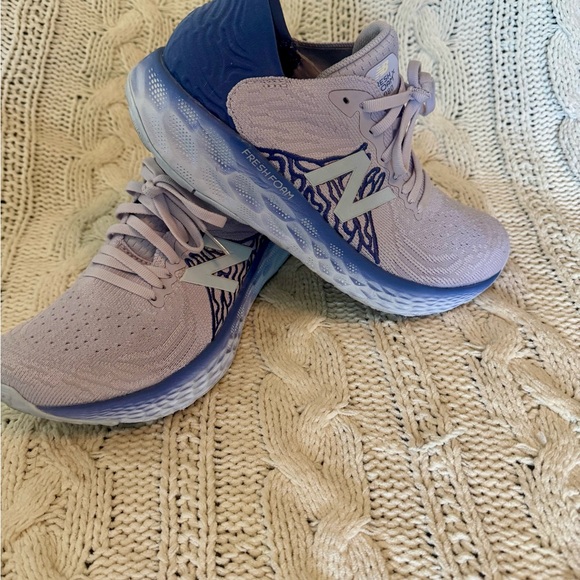 NEW BALANCE Fresh Foam 1080v10 Road-Running Shoes - Women's SZ 8.5 Lavender - Picture 1 of 7